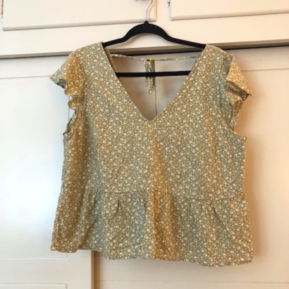 Cute Abercrombie and Fitch Top 100% cotton Medium Cap Sleeves